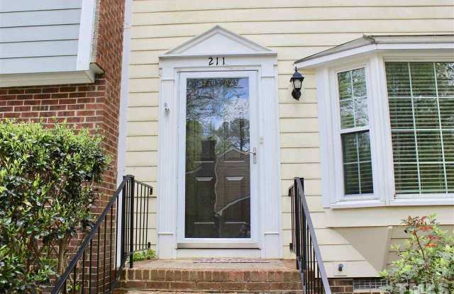 211 Barbary Court Gallery 2