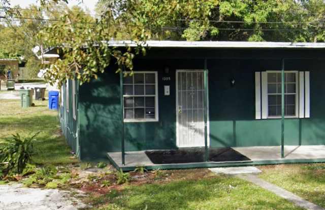 Nice 2-1 house of Broward blvd Gallery 3