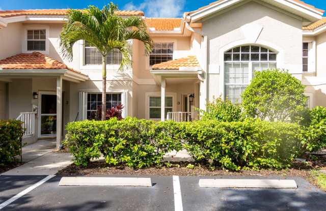 ** SEASONAL ** 2 BED/2 BATH LAKE VIEW CONDO AT PIPER'S GROVE NAPLES FLORIDA ** FIRST FLOOR UNIT ** photos photos