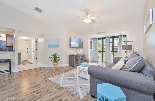 8171 S Woods Circle unit: 5 photos photos