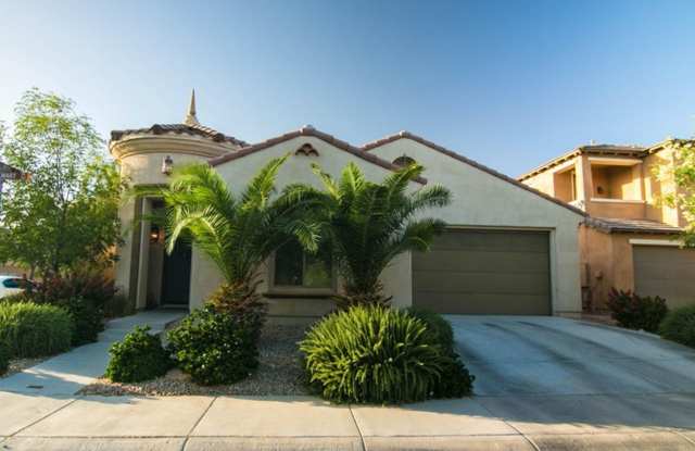 4-bedroom single level in Chandler - 322 West Rosemary Drive, Chandler, AZ 85248