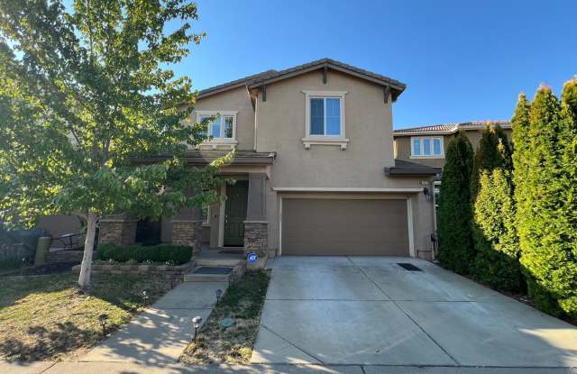 Low traffic street, close to shopping, dining, parks, trails, schools and much more! - 1452 Bicker Circle, Folsom, CA 95630