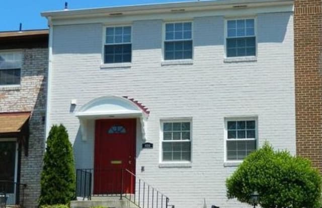 8164 Electric Avenue - 8164 Electric Avenue, Dunn Loring, VA 22182