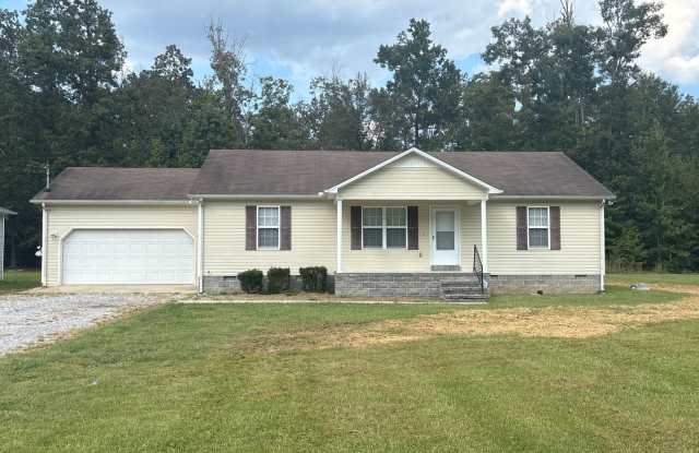 3 Bedroom Home with Large Yard! Gallery 1
