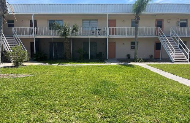 400 BASE AVENUE E - 400 Base Avenue East, Venice, FL 34285