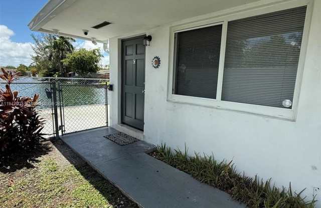 842 SW 2nd St photos photos