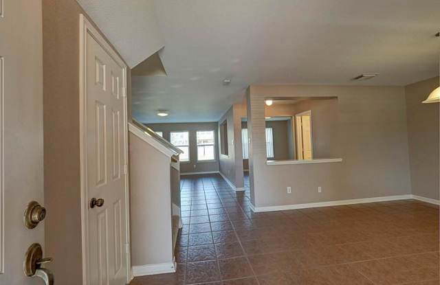2303 Crossmill Lane Gallery 2