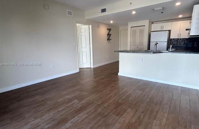 Emerald Plaza photos photos