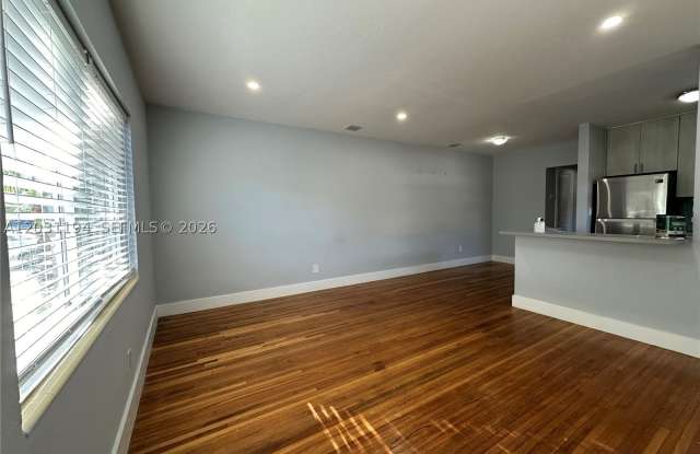 1155 NE 111th St photos photos