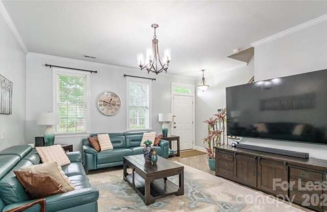 5623 Fetzer Avenue NW Gallery 3