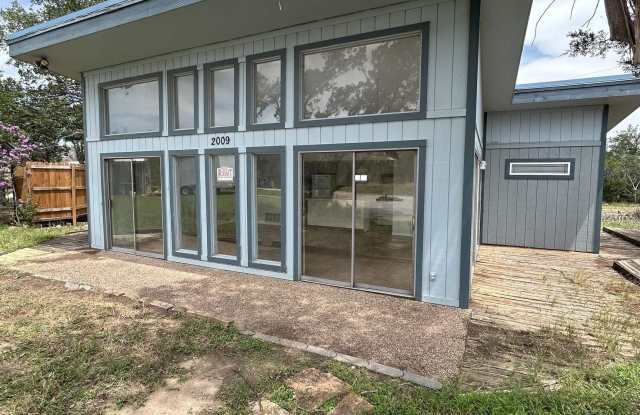 2009 King Road - 2009 King Road, Marble Falls, TX 78654