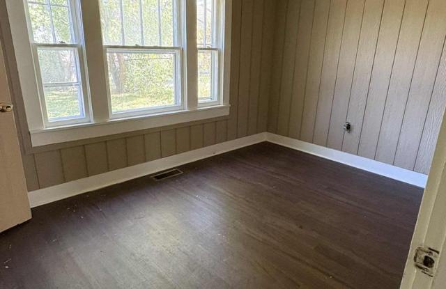 Small Family Home! - 519 West Cherry Street, Glasgow, KY 42141 Small Family Home! - 519 West Cherry Street, Glasgow, KY 42141