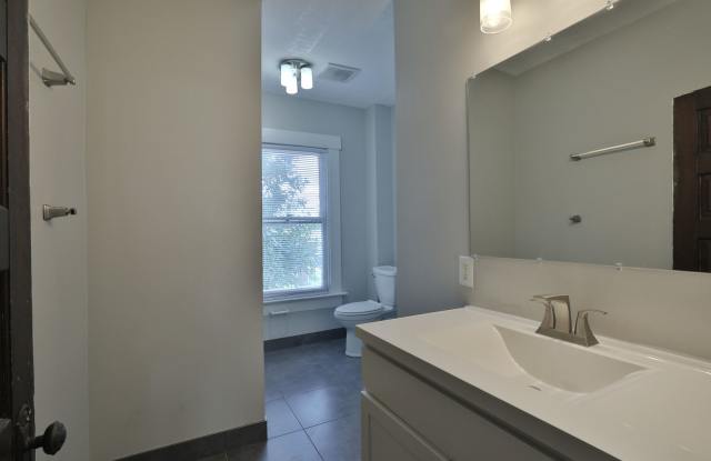 PRIME CENTRAL CAMPUS LOCATION ON FRAMBES  AVE with FRONT PORCH HUGE  - Right off High St. Gallery 3