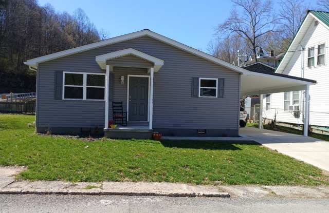 2 bed, 1 bath house in Glenville, WV. photos photos