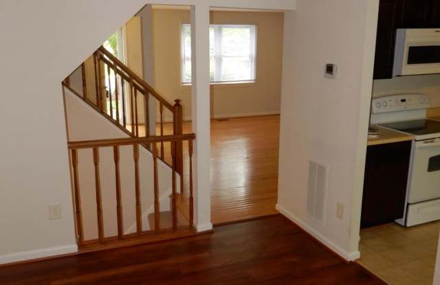 6535 COACHLEIGH WAY Gallery 4