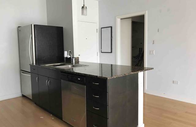 8 East Randolph Street - 1407 Gallery 4