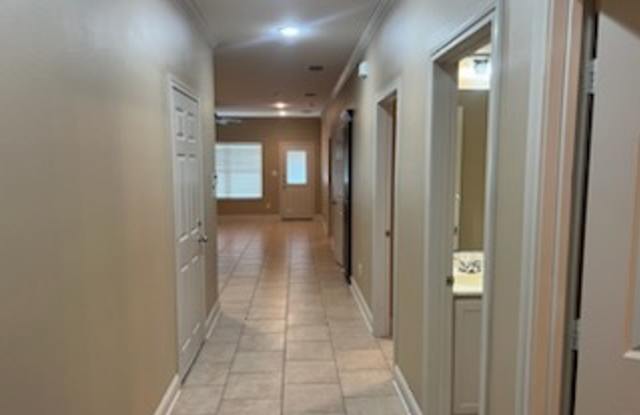 3923 Mobley Circle Gallery 2