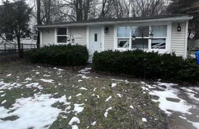 3066 Greenlawn Avenue photos photos