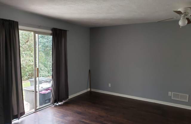 Two story Duplex Townhome Gallery 4