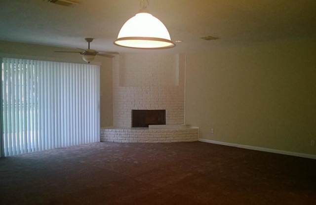 6802 Roos Rd Gallery 2