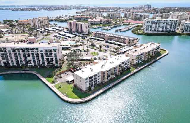 7910 SUN ISLAND Drive S Gallery 2