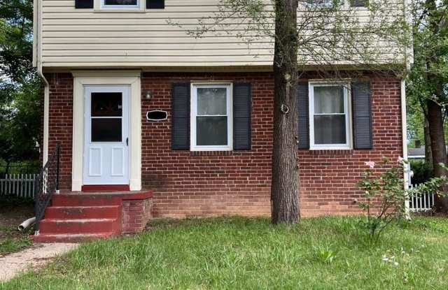 Charming 4BR/2BA College Park Home with Backyard – Walk to Metro! photos photos