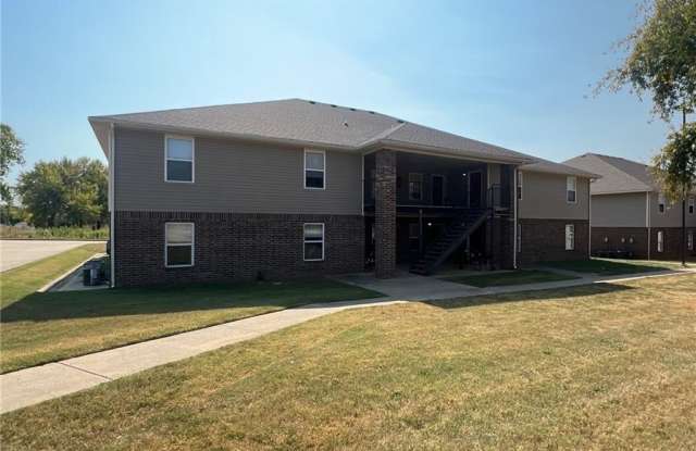 622 Sadie  LN - 622 Sadie Lane, Centerton, AR 72719