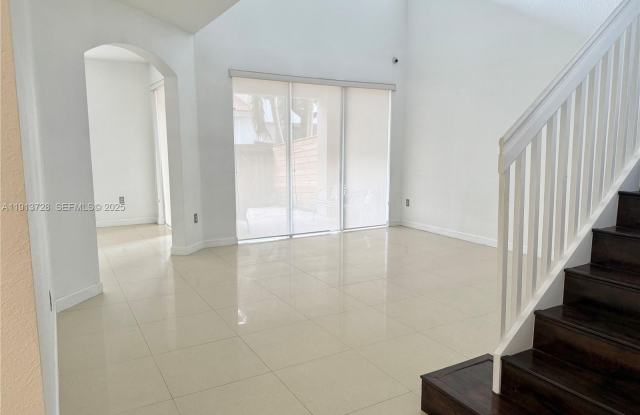 10802 NW 84th Ln photos photos