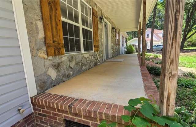 5607 Whispering Pines Drive Gallery 2