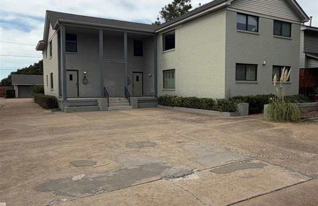 6513 Avondale Drive Gallery 1