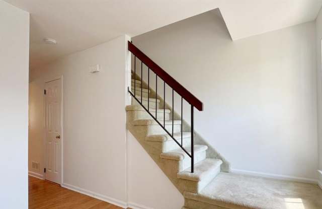 2904 Stonehedge Rd Gallery 2