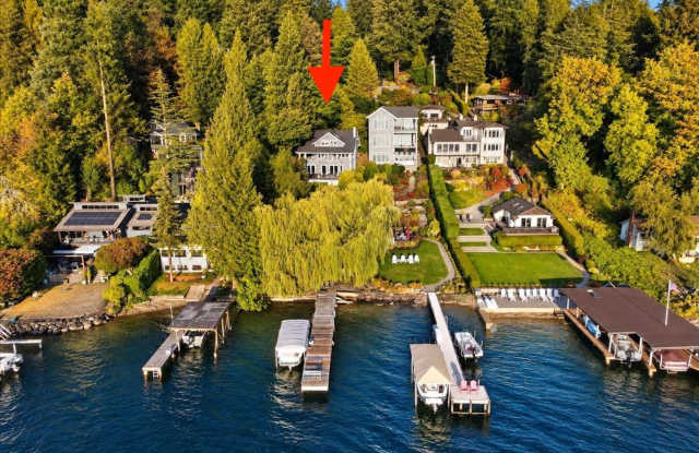 4Bd/2.5Ba Kirkland Home Gallery 1