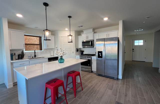 10210 Cooper Lake Avenue Gallery 2