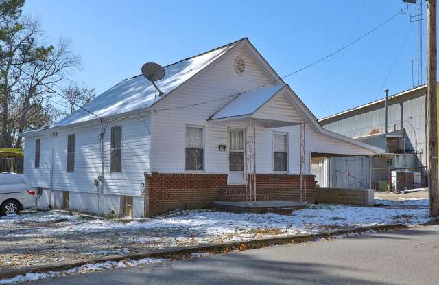 1 Bed 1 Bath Home in Martin, TN! photos photos