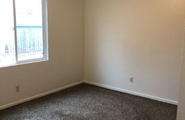 2009 NW Hickory Ln - 2009 Northwest Hickory Lane, Ankeny, IA 50023