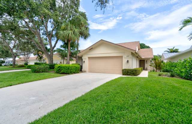 Luxurious 3 Bedroom Oasis with Pool and Beach Access AVAILABLE NOW! photos photos