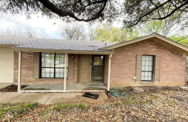 1303 Lynn Street - 1303 Lynn Street, Weatherford, TX 76086