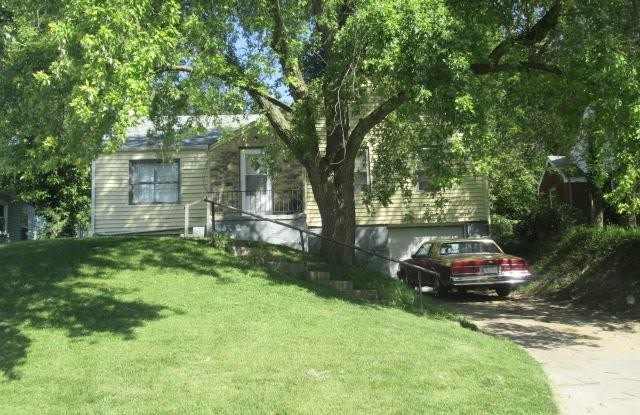 3 bed 1 bath $1295 3 Bed 1 Bath with attached Garage photos photos 3 bed 1 bath $1295 3 Bed 1 Bath with attached Garage photos photos