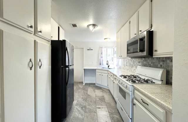 5 Bed, 3 Bath in Highland, CA! Gallery 4