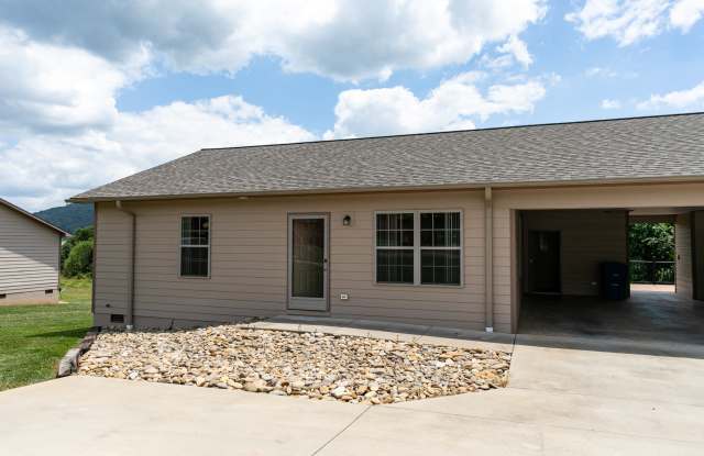 4668 Western Avenue - A photos photos