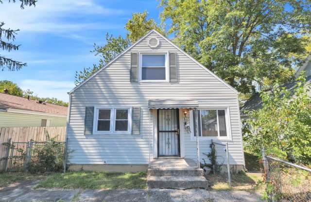 Newly Renovated 4-Bedroom Single Family Home photos photos