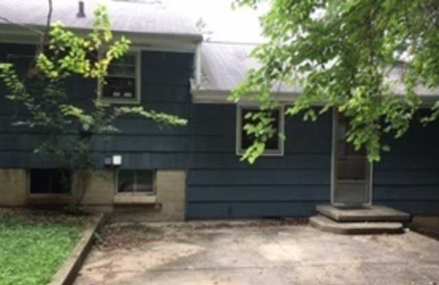 Available August 2027;  Monthly rent $3,000 (Near Bryan Park) Gallery 4