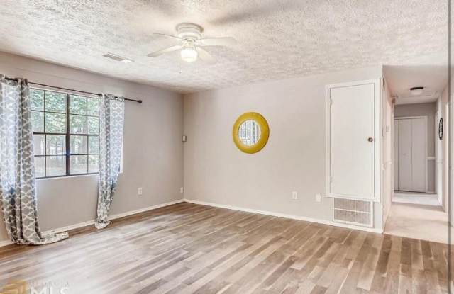 5883 Poplin Ct Gallery 3