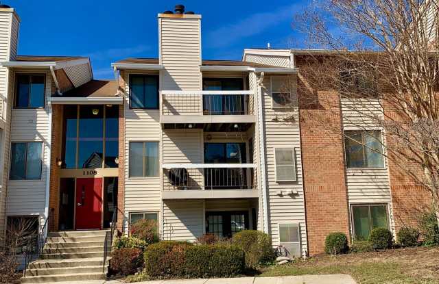 Freshly painted 2 bed 2 bath - Fully equipped condo close to commuter routes! Available NOW! - 1108 Castle Harbor Way, Glen Burnie, MD 21060