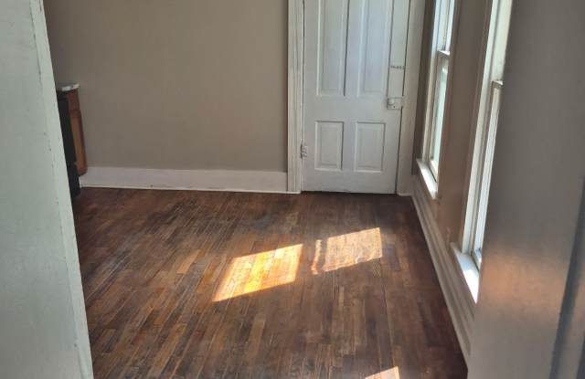 611 Nichol Avenue - 4 photos photos