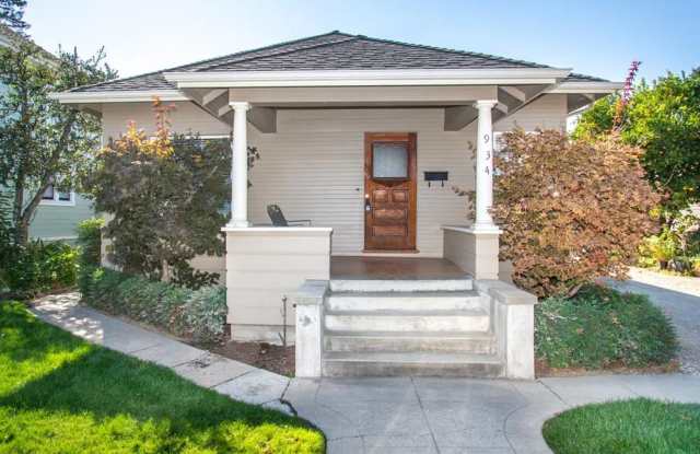 3 Bed, 1 Bath Home by Downtown! photos photos 3 Bed, 1 Bath Home by Downtown! photos photos