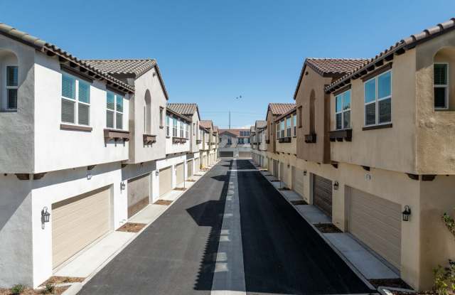 Calista Luxury Townhomes Gallery 4
