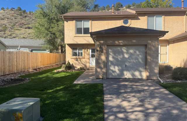 Beautifully Updated 2-Bedroom Townhome in Old Colorado City! Gallery 1