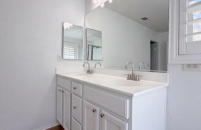 2424 Carolyn Dr Gallery 4