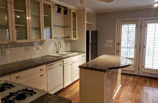 1490 Bentley Lane SE Gallery 4